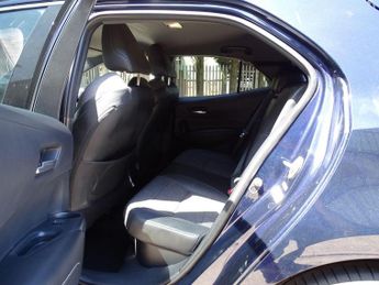 Toyota Corolla 1.8 VVT-h Design CVT Euro 6 (s/s) 5dr