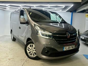 Renault Trafic 2.0 dCi ENERGY 28 Sport SWB Standard Roof Euro 6 (s/s) 5dr