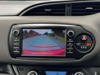 Toyota Yaris 1.5 VVT-h Icon Tech E-CVT Euro 6 (s/s) 5dr