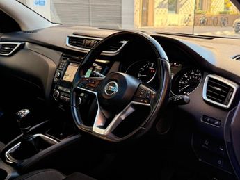Nissan Qashqai 1.2 DIG-T N-Connecta Euro 6 (s/s) 5dr