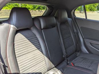 Mercedes-Benz GLA 2.1 GLA220d AMG Line (Premium) 7G-DCT 4MATIC Euro 6 (s/s) 5dr