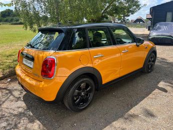 MINI Hatch 1.5 Cooper D Auto Euro 6 (s/s) 5dr
