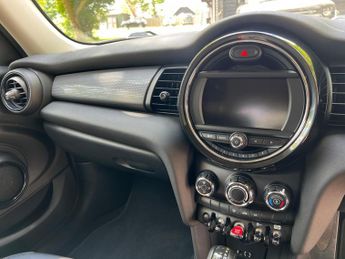 MINI Hatch 1.5 Cooper D Auto Euro 6 (s/s) 5dr