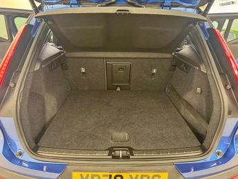 Volvo XC40 1.5h T5 Twin Engine Recharge 10.7kWh R-Design Auto Euro 6 (s/s) 