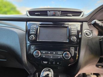 Nissan Qashqai 1.2 DIG-T N-Connecta XTRON Euro 6 (s/s) 5dr