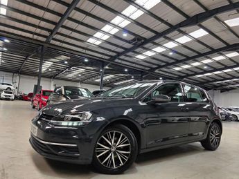 Volkswagen Golf TDi 1.6 TDI SE Nav DSG Euro 6 (s/s) 5dr