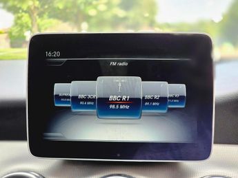 Mercedes-Benz GLA 1.6 GLA180 Urban Edition 7G-DCT Euro 6 (s/s) 5dr