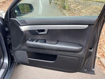 Audi A4 2.0 TDI S line CVT 4dr
