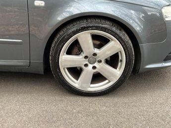 Audi A4 2.0 TDI S line CVT 4dr