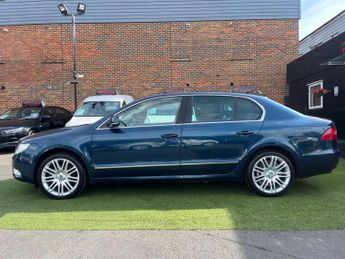 Skoda Superb 2.0 TDI Elegance DSG Euro 5 5dr