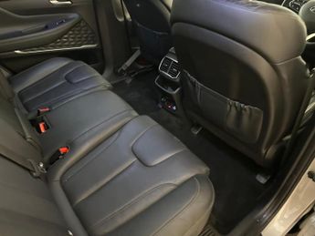 Hyundai Santa Fe 2.2 CRDi Premium SE Auto 4WD Euro 6 (s/s) 5dr 7 Seat