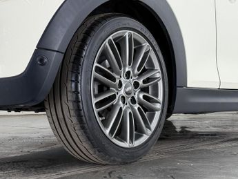 MINI Hatch 1.5 Cooper Auto Euro 6 (s/s) 3dr