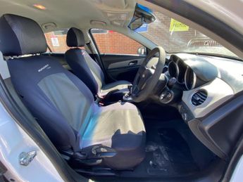 Chevrolet Cruze 1.6 LS Euro 5 5dr