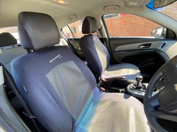 Chevrolet Cruze 1.6 LS Euro 5 5dr