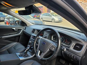 Volvo V60 Cross Country 2.4 D4 Lux Nav Auto AWD Euro 6 (s/s) 5dr