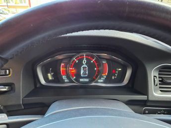 Volvo V60 Cross Country 2.4 D4 Lux Nav Auto AWD Euro 6 (s/s) 5dr