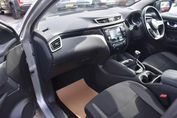 Nissan Qashqai 1.3 DIG-T Acenta Premium Euro 6 (s/s) 5dr