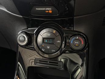 Ford Fiesta 1.0T EcoBoost Titanium Powershift Euro 5 5dr