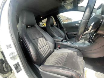Mercedes-Benz GLA GLA 2.0 GLA250 AMG Line 7G-DCT 4MATIC Euro 6 (s/s) 5dr