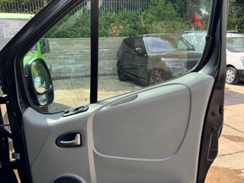 Renault Trafic 2.0 dCi SL27 Sport Crew Van QS6 L1 H1 4dr (Phase 3)