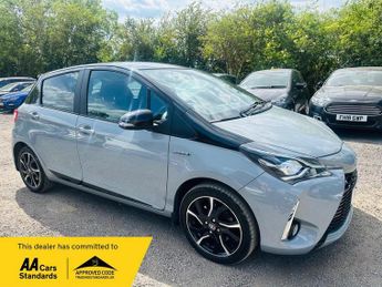 Toyota Yaris 1.5 VVT-h Grey Bi-Tone E-CVT Euro 6 (s/s) 5dr