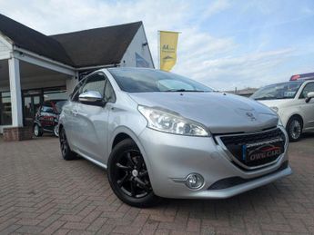 Peugeot 208 1.4 HDi Style Hatchback 3dr Diesel Manual Euro 5 (70 ps)