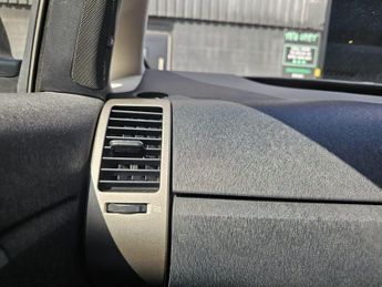 Toyota Prius 1.5 T Spirit CVT 5dr