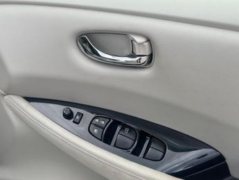 Nissan Leaf 24kWh Auto 5dr