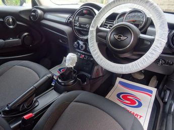 MINI Hatch 1.5 Cooper Auto Euro 6 (s/s) 3dr