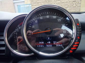 MINI Hatch 1.5 Cooper Auto Euro 6 (s/s) 3dr
