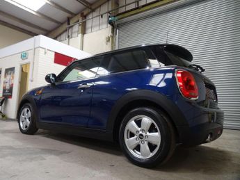 MINI Hatch 1.5 Cooper Auto Euro 6 (s/s) 3dr