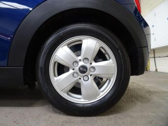 MINI Hatch 1.5 Cooper Auto Euro 6 (s/s) 3dr