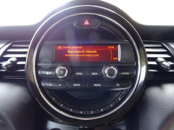 MINI Hatch 1.5 Cooper Auto Euro 6 (s/s) 3dr