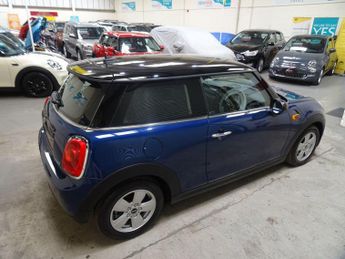 MINI Hatch 1.5 Cooper Auto Euro 6 (s/s) 3dr