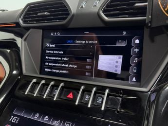 Lamborghini Urus 4.0 V8 BiTurbo SUV 5dr Petrol Auto 4WD Euro 6 (650 ps)