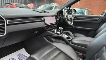 Porsche Cayenne 3.0 V6 E-Hybrid 14.1kWh TiptronicS 4WD Euro 6 (s/s) 5dr (3.6kW C