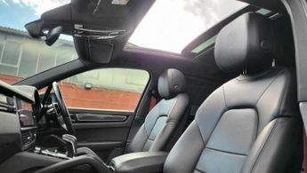 Porsche Cayenne 3.0 V6 E-Hybrid 14.1kWh TiptronicS 4WD Euro 6 (s/s) 5dr (3.6kW C