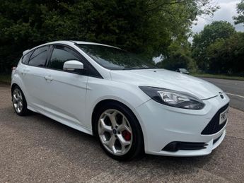 Ford Focus 2.0T EcoBoost ST Euro 5 (s/s) 5dr