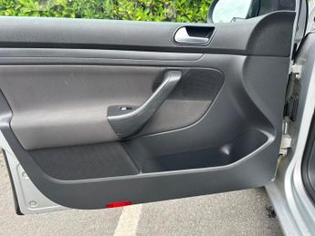 Volkswagen Golf 1.6 FSI S 5dr