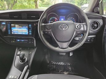 Toyota Auris 1.8 VVT-h Icon Tech CVT Euro 6 (s/s) 5dr
