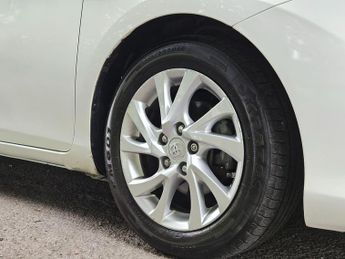 Toyota Auris 1.8 VVT-h Icon Tech CVT Euro 6 (s/s) 5dr