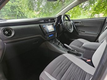 Toyota Auris 1.8 VVT-h Icon Tech CVT Euro 6 (s/s) 5dr