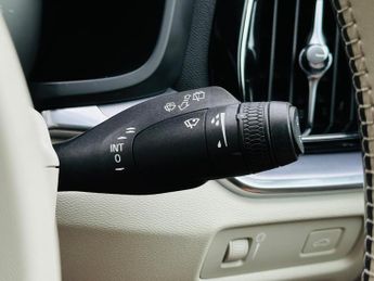 Volvo V60 2.0 D4 Momentum Plus Auto Euro 6 (s/s) 5dr