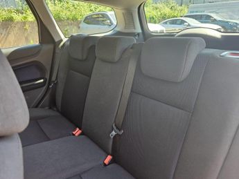 Ford Focus 1.6 Zetec Climate 5dr