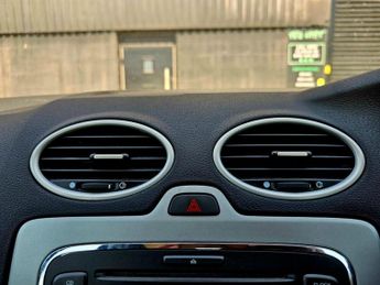 Ford Focus 1.6 Zetec Climate 5dr
