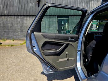 Ford Focus 1.6 Zetec Climate 5dr