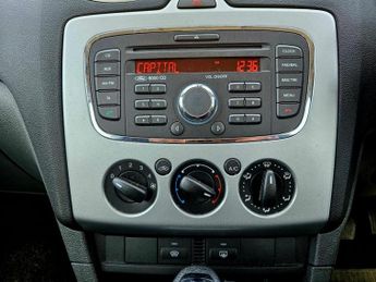 Ford Focus 1.6 Zetec Climate 5dr