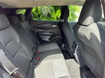 Nissan Qashqai 1.3 DIG-T MHEV N-Connecta XTRON Euro 6 (s/s) 5dr