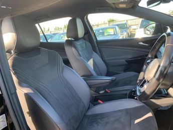 Volkswagen ID.4 Pro Performance 77kWh Life Auto 5dr