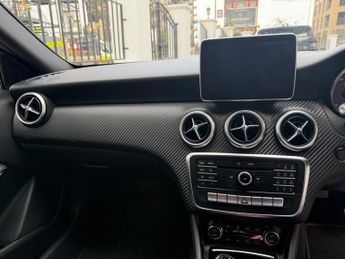 Mercedes-Benz A Class 2.1 A200d AMG Line (Premium) 7G-DCT Euro 6 (s/s) 5dr